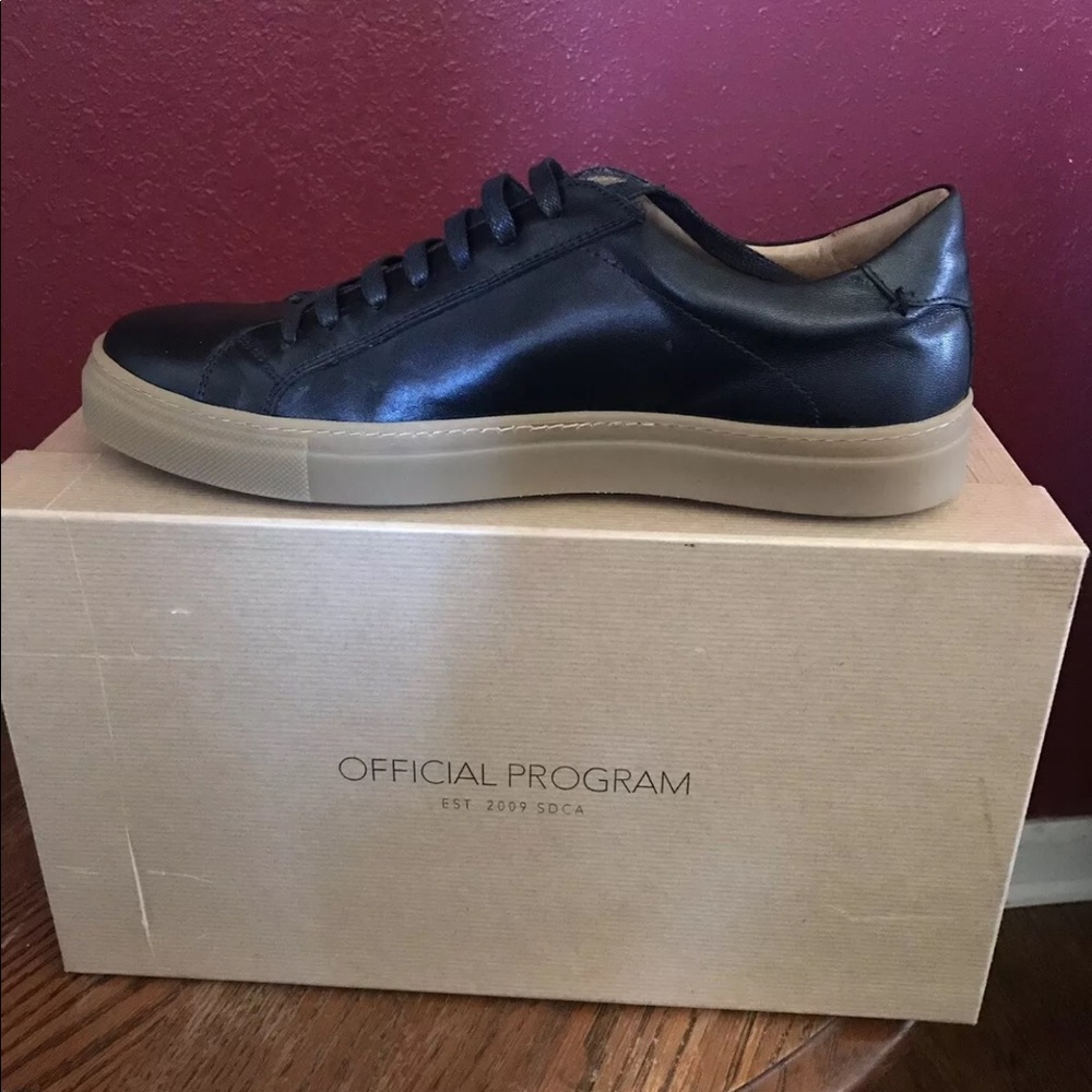 Official Program Shoes leather black 8.5 men’s